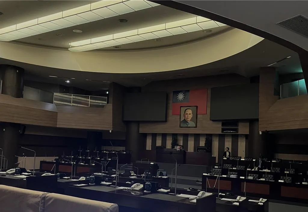 南投縣議會今天發生停電。（圖／中時新聞網劉慧茹攝）