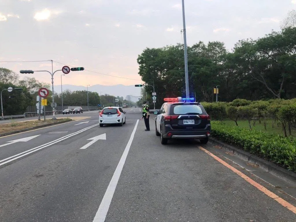 115年雙十節連續假期,民雄警實施交通疏導。(圖/民雄分局臉書)