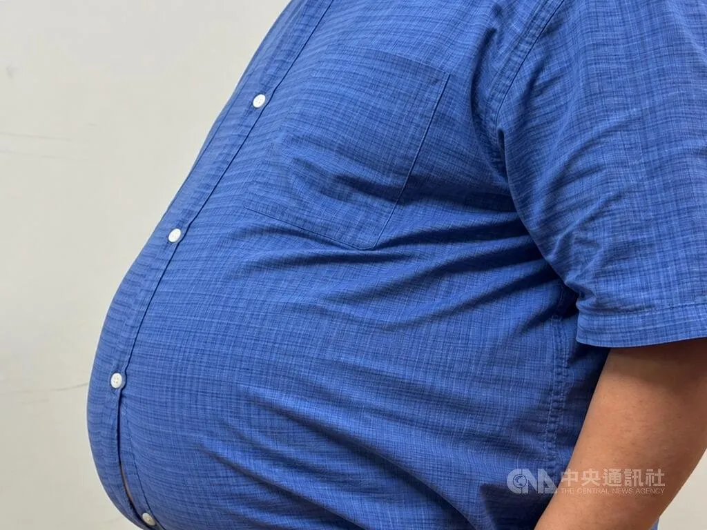 40多歲患有糖尿病男子，在醫師指示施打瘦瘦針、吃降血糖藥維持血糖，未料他又服用減肥藥，日前因頭昏暈眩、伴隨低血壓就醫。(圖/中央社)