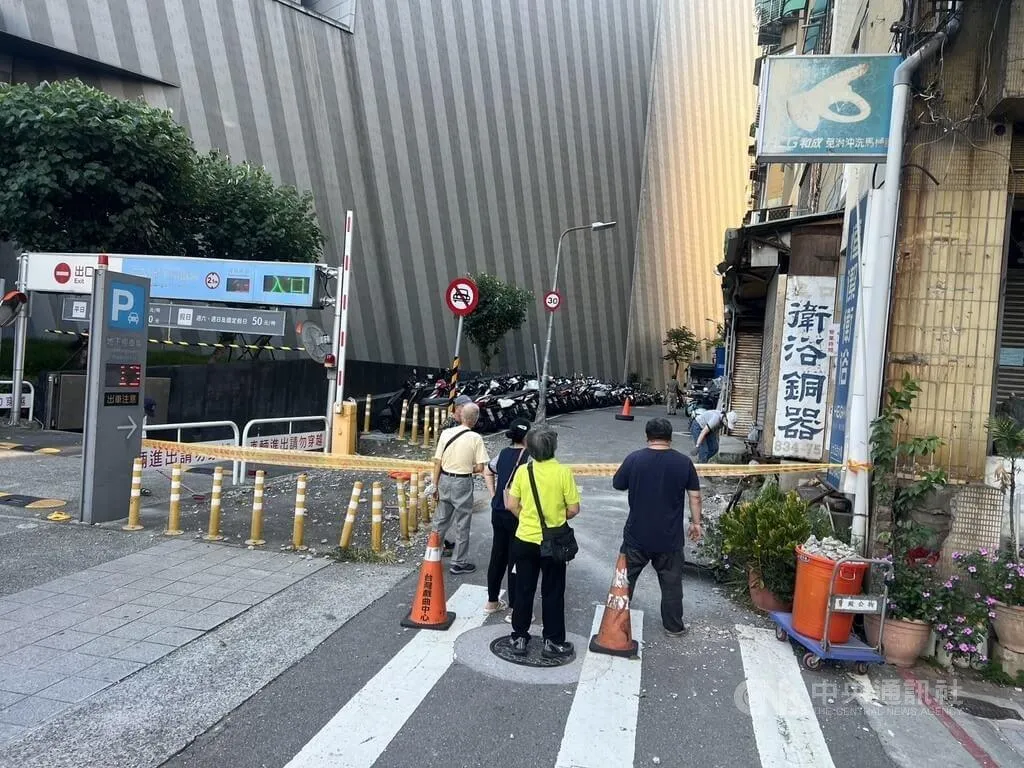 建管處派員前往事發現場勘查。（圖／翻攝畫面）