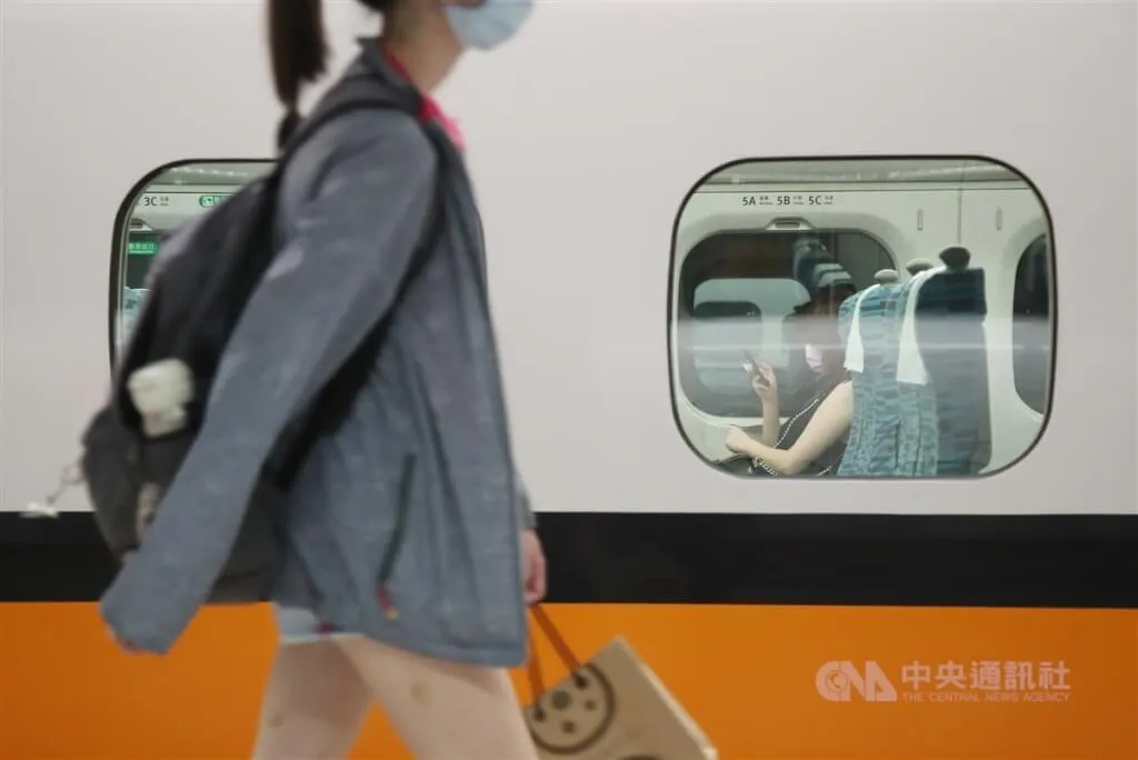 台灣高鐵24日全線正常營運,各車次列車依時刻表發車。(中央社檔案照片)