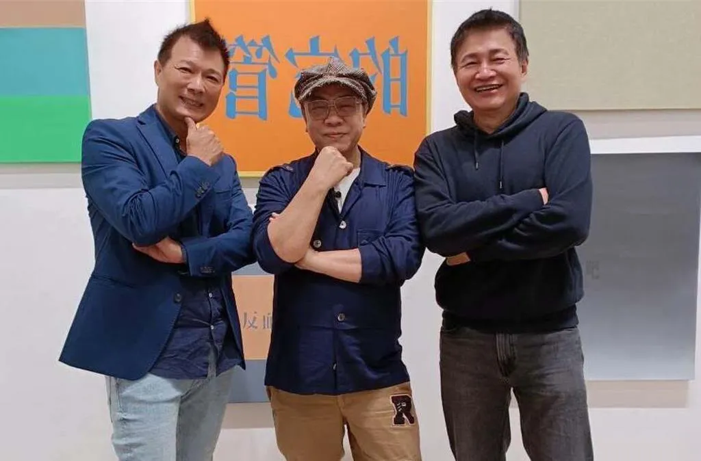蔡詩萍28日曬出與蔡康永、詩人羅智成合照。（圖／翻攝蔡詩萍臉書）