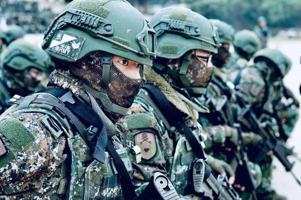 國防部全動署日前公告,調整今年度後備軍人志願參加步槍射擊訓練的報名資格,取消需符合退伍未滿12年的限制,只要符合今年未納教召等條件的後備軍人,皆能報名參加。(圖/翻攝自國防部發言人臉書)