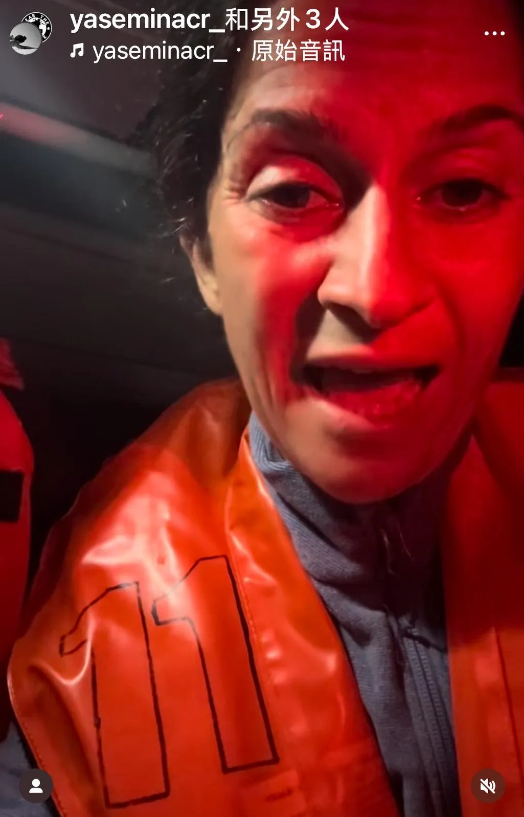 德國人權運動人士阿卡爾（Yasemin Acar）透過Instagram影片指出，共有5艘船遭到攻擊。（圖／翻攝Yasemin Acar Instagram）