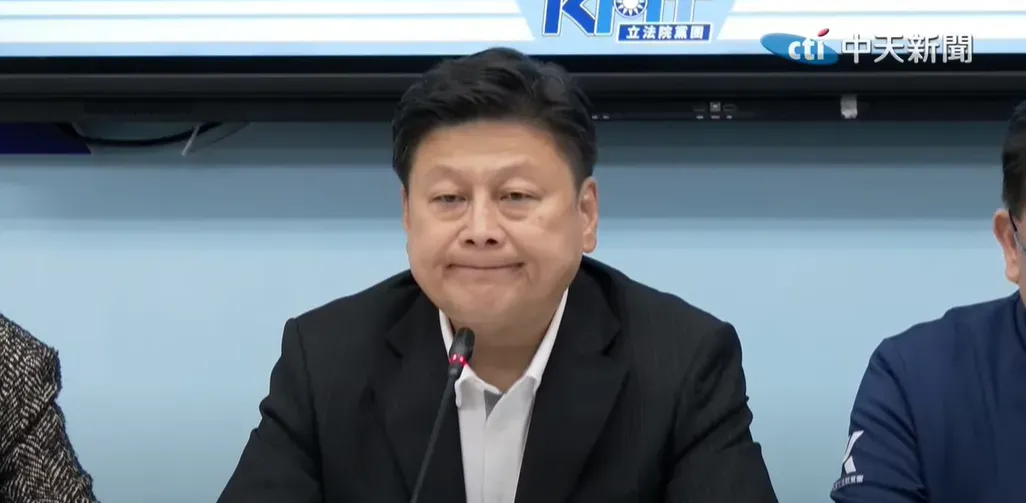 傅崐萁今受訪強調,國民團立場就是沒有要對任何綠委進行罷免。(圖/中天新聞)