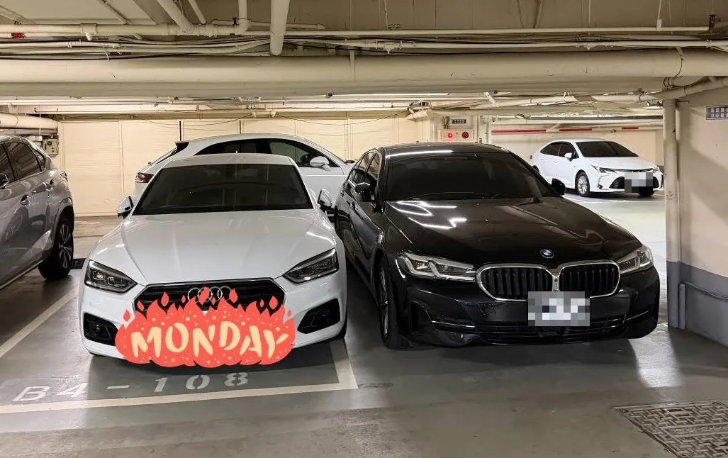 有民眾和家人入住晶華酒店，卻遇到停車場車輛（圖中黑車）疑似違停堵住通道，飯店人員的處理方式讓他氣炸直呼不想再住。（圖／翻攝自Facebook@好想住飯店⭕好康.踩雷不私）&nbsp;&nbsp;