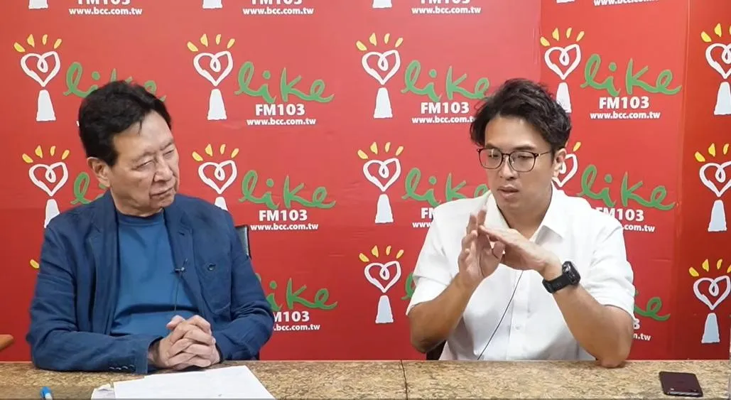 資深媒體人趙少康14日上午二度專訪民進黨台北市長參選人沈伯洋。(圖/中廣流行網YT)
