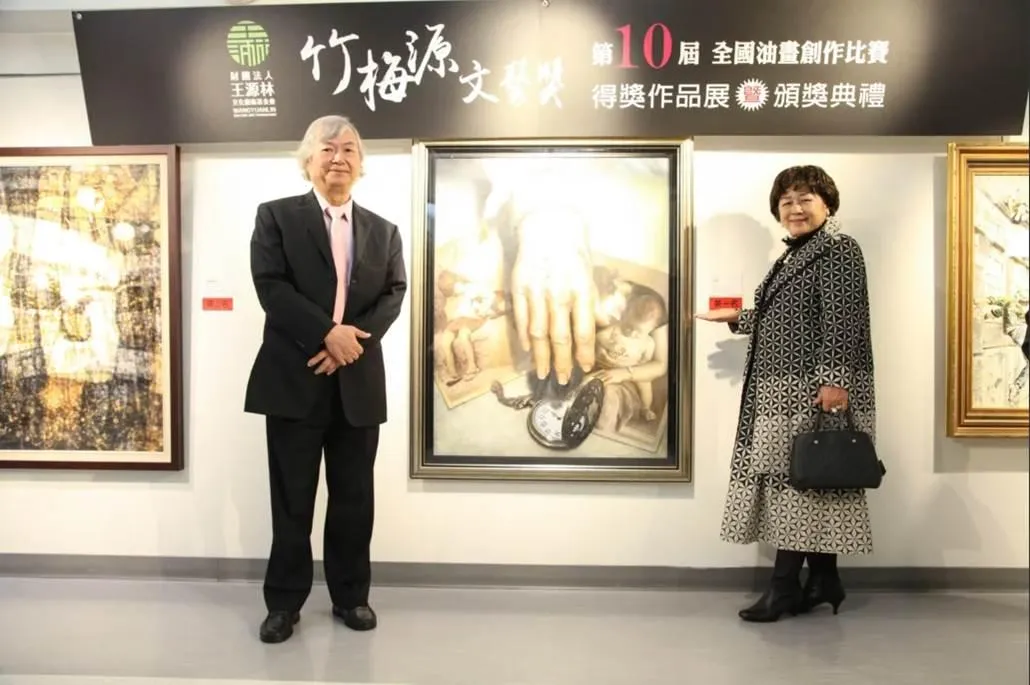 喜愛油畫的王源林董事長伉儷10多年努力拔擢在地藝術家 。（圖／財團法人王源林文化藝術基金會提供）