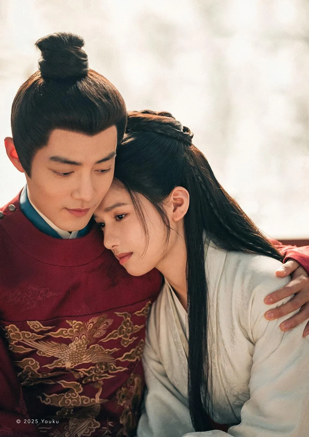 張婧儀(右)佩服肖戰(左)拍戲時的認真態度。(圖/中視提供)