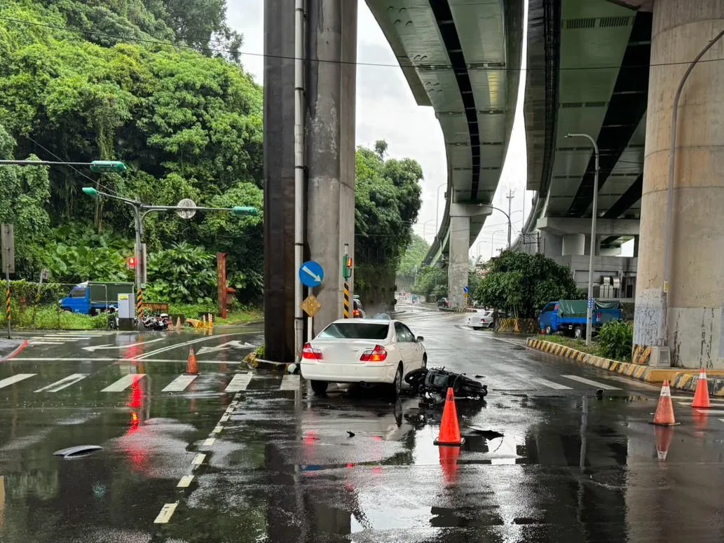 汐止毒駕車禍。（圖／翻攝畫面）