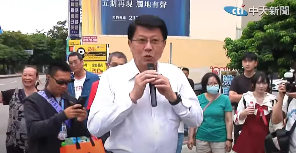 謝龍介25日前往台中聲援羅廷瑋，並對罷團激烈嗆聲。（圖／中天新聞）
