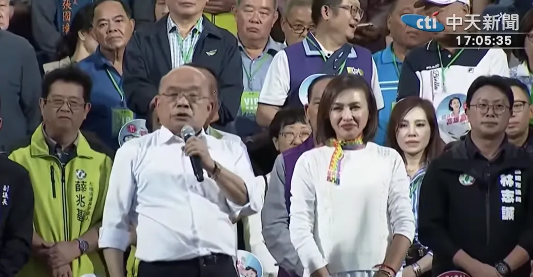 民進黨立委邱議瑩30日造勢活動上找來前行政院長蘇貞昌站台。（資料照／中天新聞）