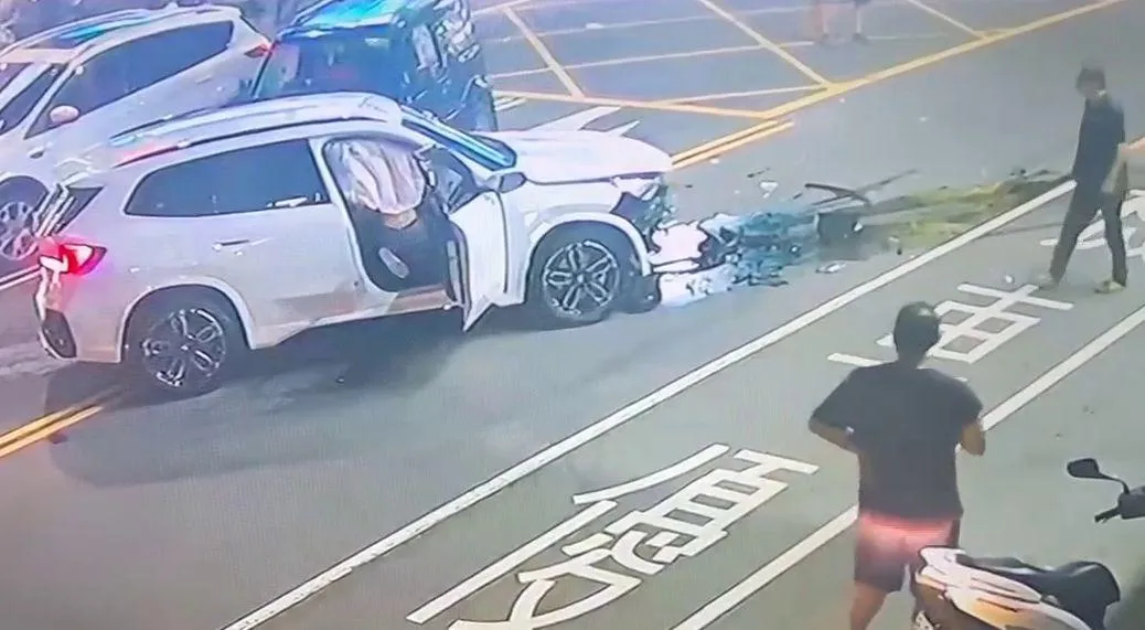 車禍當下畫面。（圖／中天新聞）