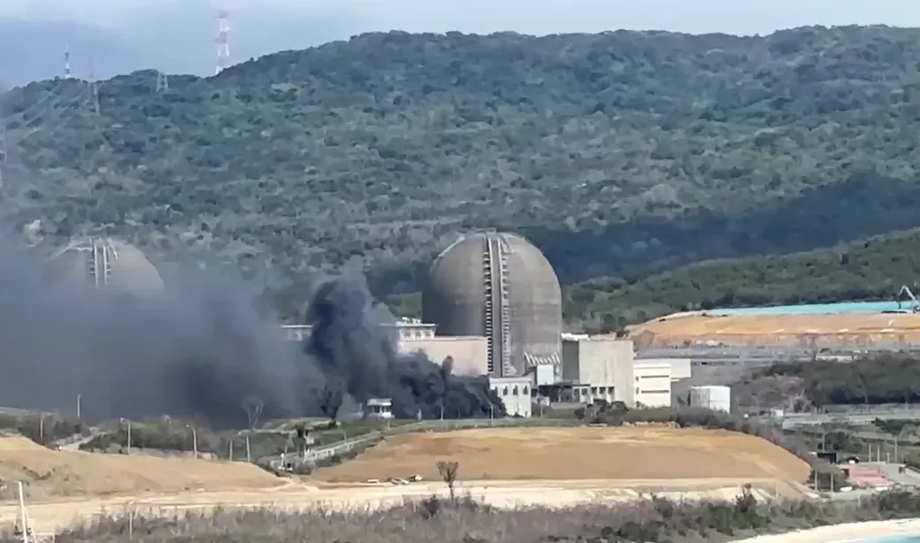 屏東恆春的第三核能發電廠今天上午驚傳火警。(圖/中天新聞)
