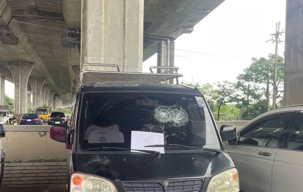 馮男當天不只砸車還涉新竹市一起縱火案。(圖/警方提供)
