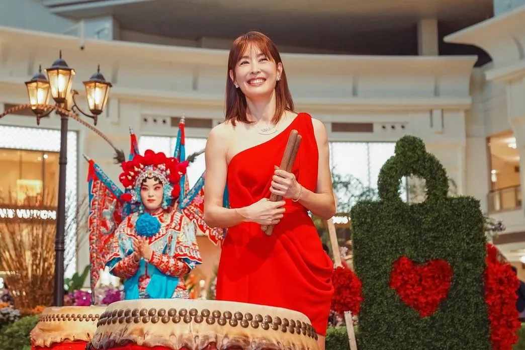 賈永婕祝福大家新年快樂。(圖/翻攝自賈永婕臉書)