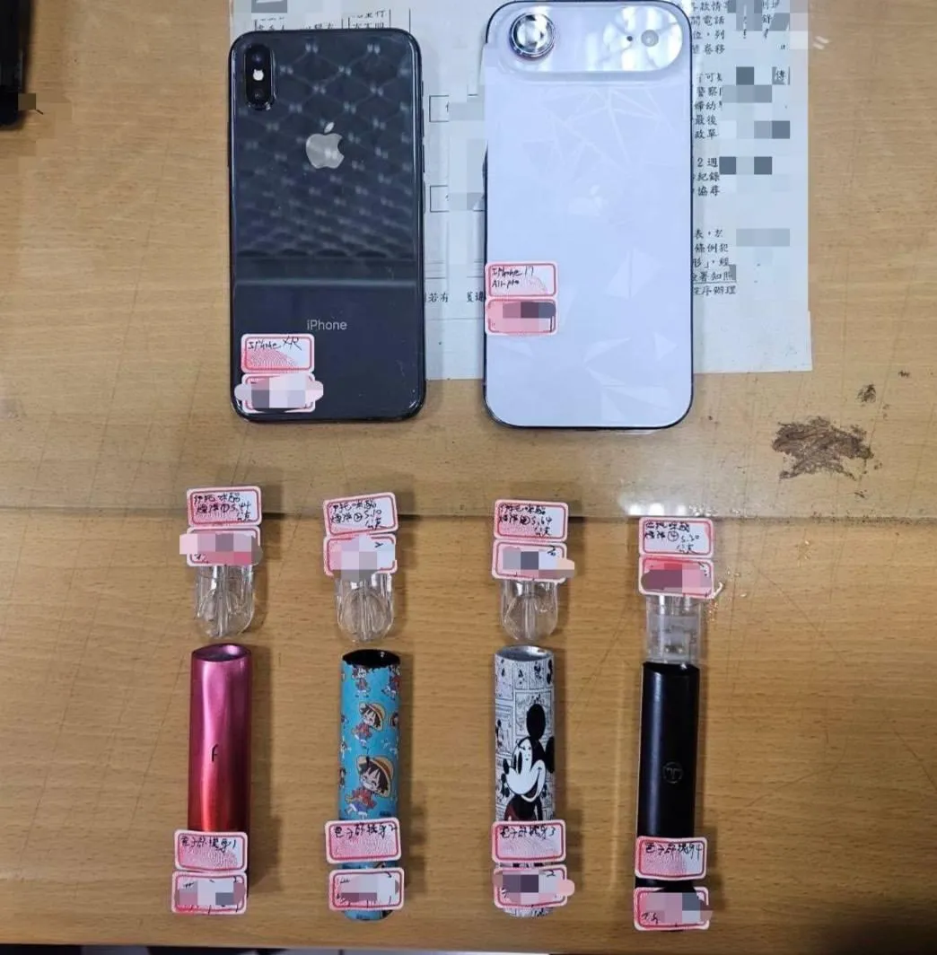 警方查獲第二級毒品依托咪酯菸彈4顆及手機2支等證物。(圖/警方提供)