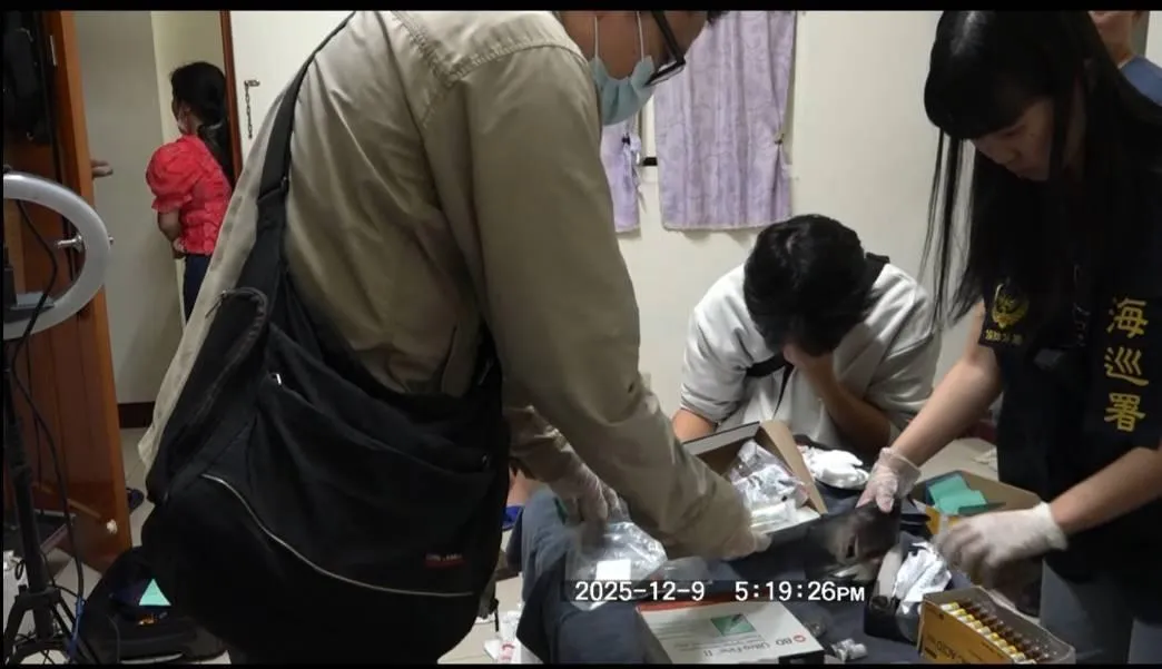 面貌姣好的阮姓女移工落網後供稱，其醫美技術全靠「慢慢學來的」。（圖／海巡署提供）