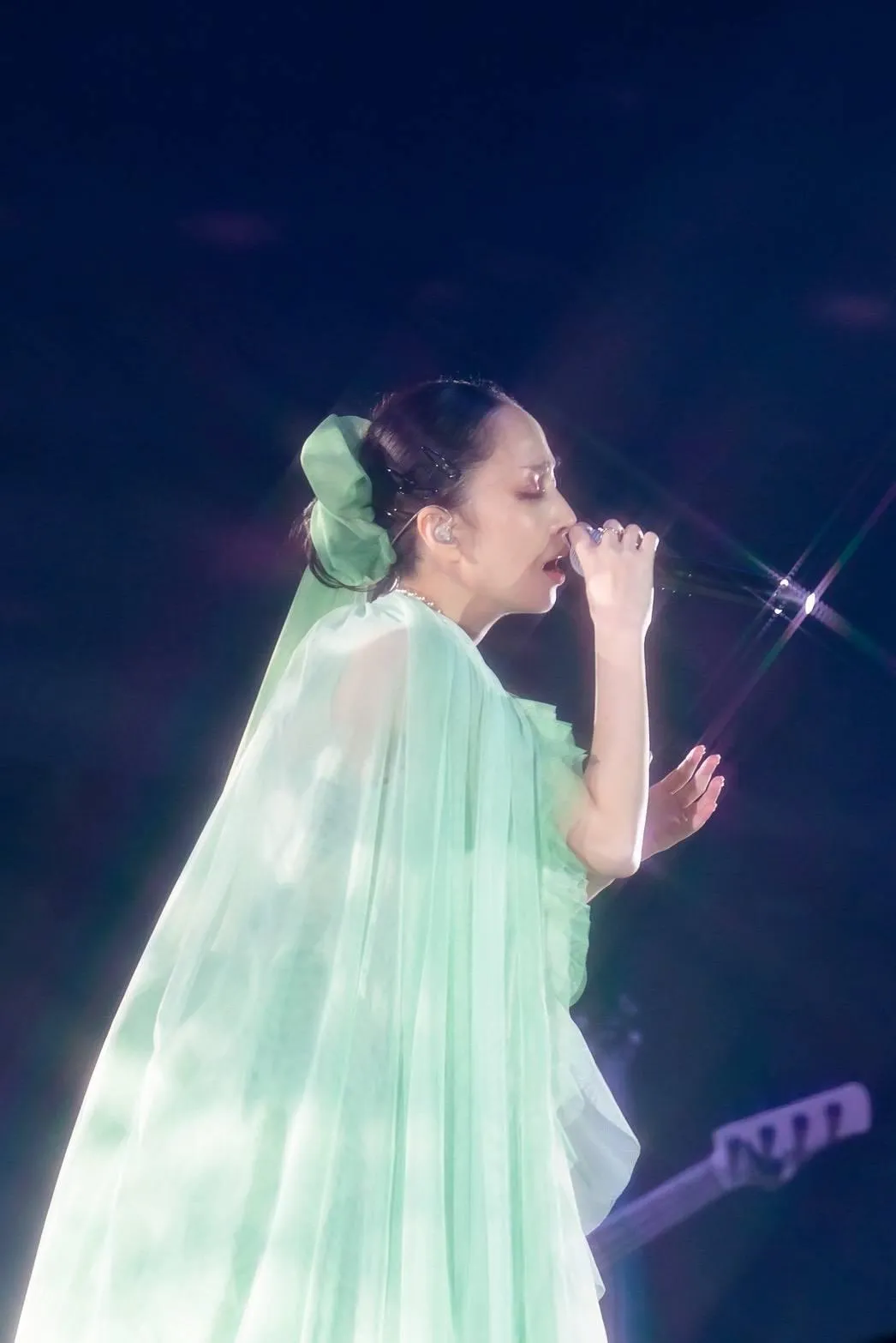 中島美嘉透露每次演唱〈雪花〉都會感到緊張。(畫面來源/和協整合行銷提供)