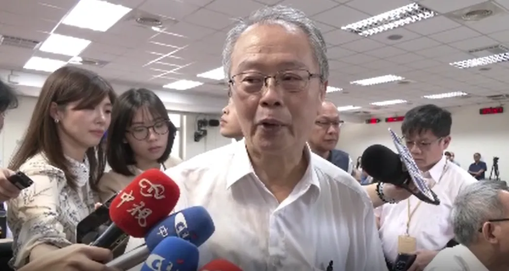 台糖副總經理蔡東霖10日在立法院經濟委員會接受媒體聯訪。（圖／中天新聞）