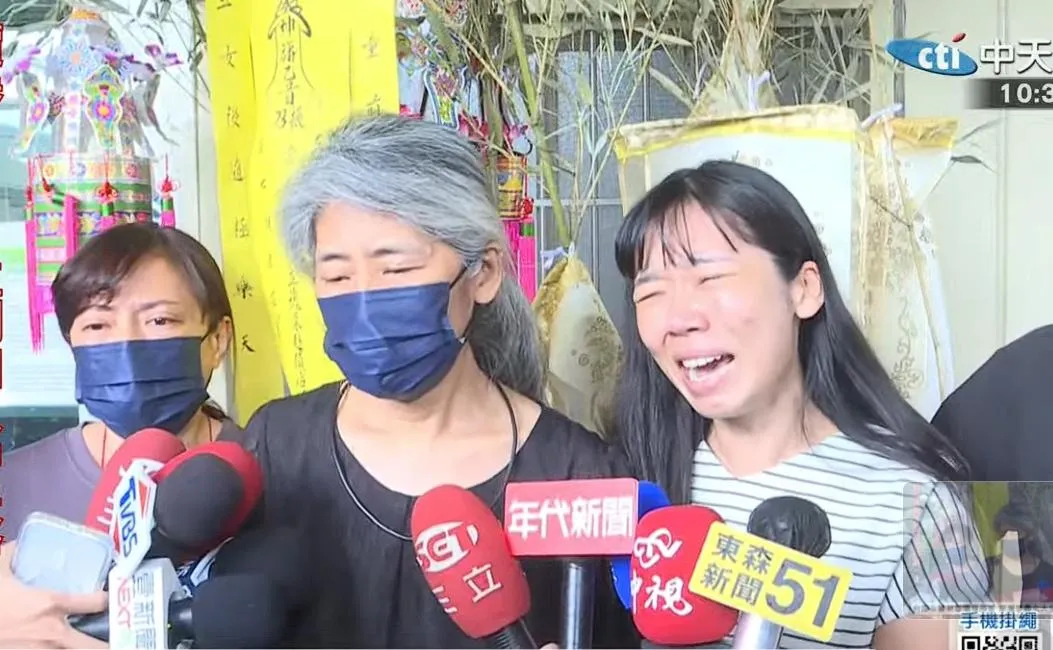 鄭詠心的姊姊痛斥戴姓女大生事發時先看機車，「怎可以讓她一個人躺在那裡」。（圖／中天新聞）
