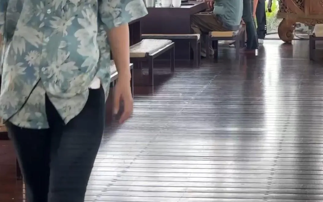 屏東縣里港鄉某間餐廳,服務生嗆客人嗆「人家吃大便你也要吃嗎」。(圖/中天新聞)