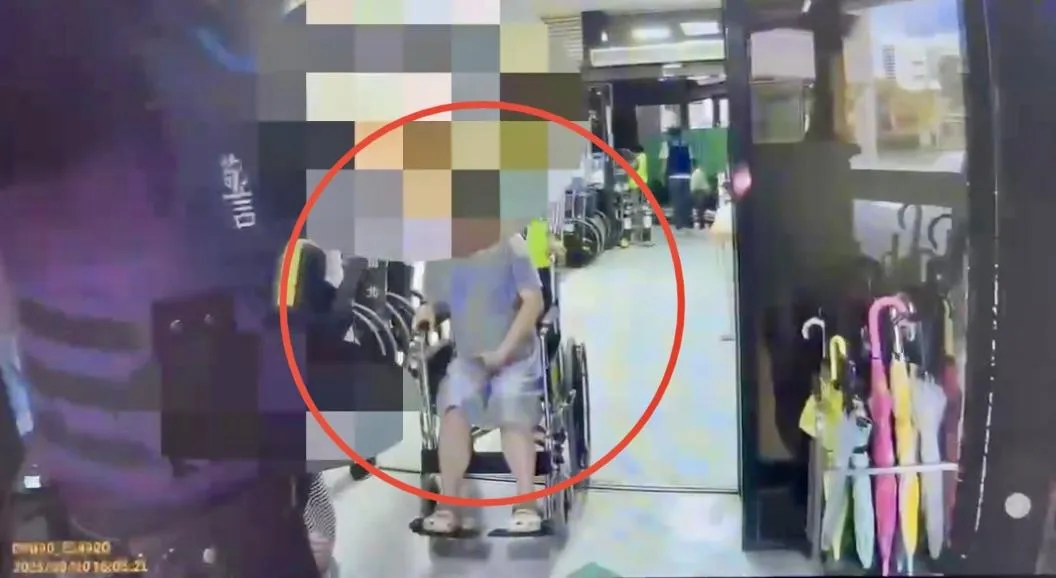 即將臨盆的孕婦在警方協助下順利抵達醫院。（圖／翻攝畫面）