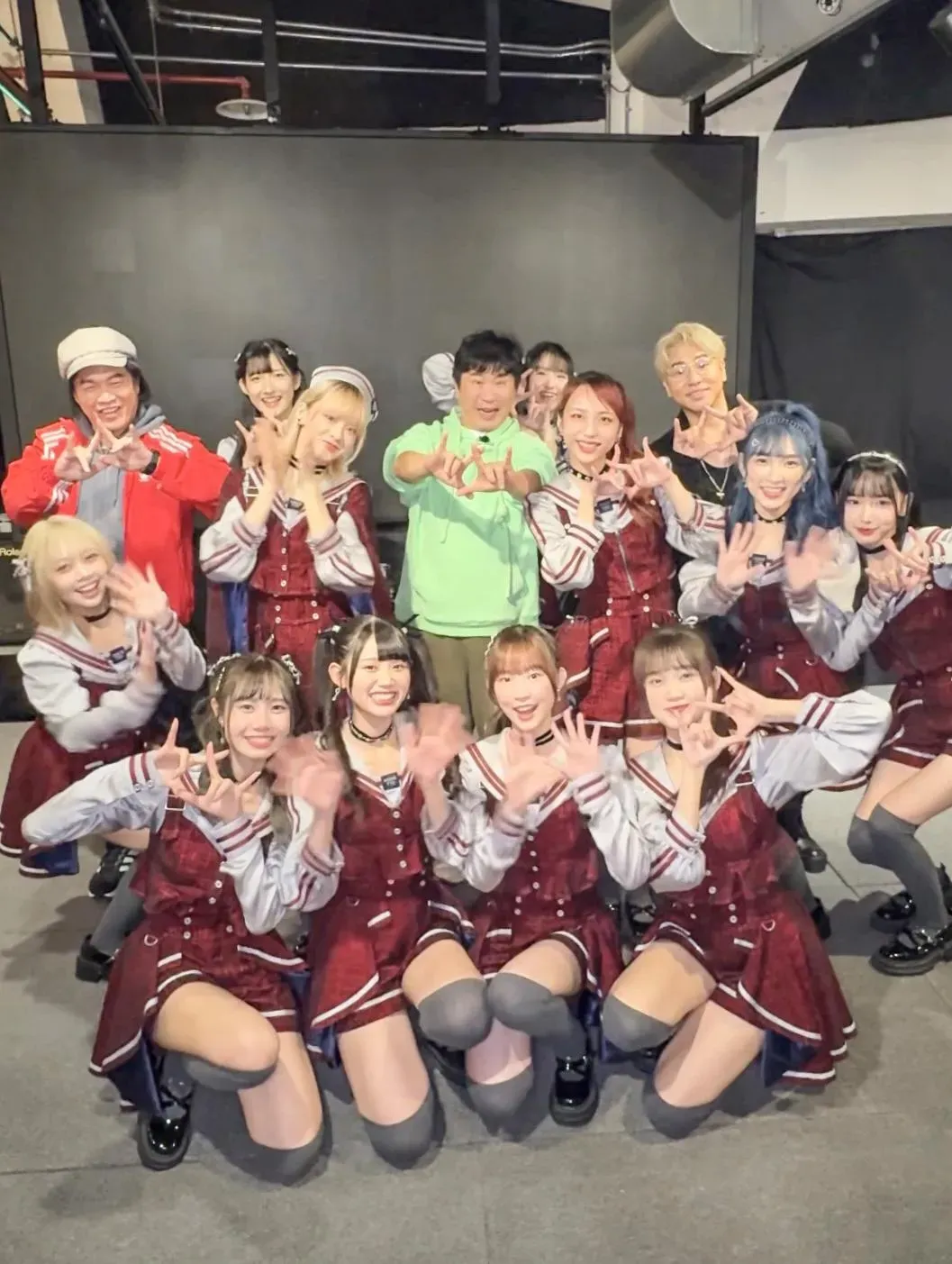 AKB48 Team TP在胡瓜邀請下登上《鑽石之夜》演唱會。（圖／好言娛樂 提供）