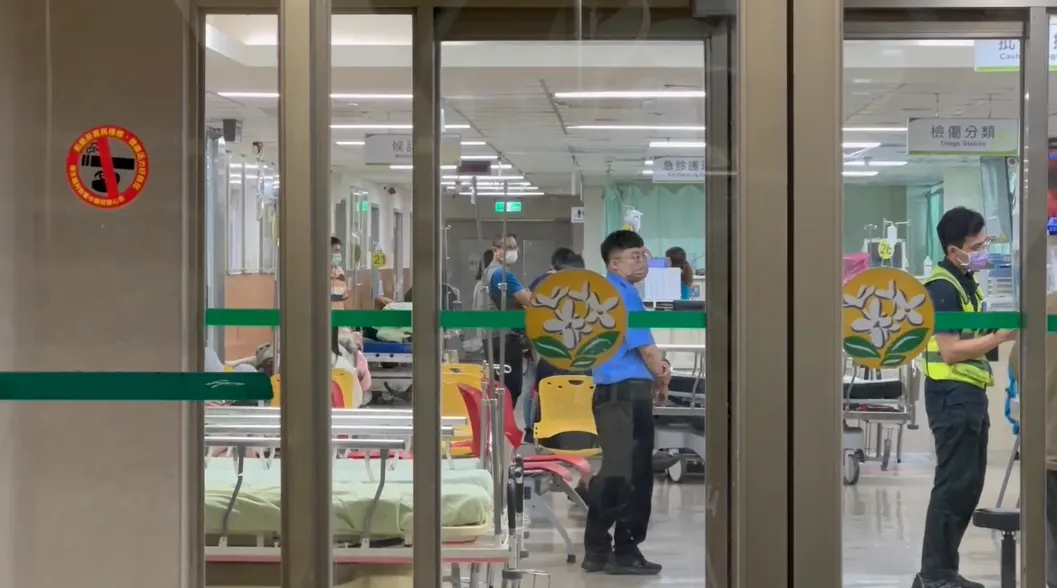 11日全台再添35人「非創傷性OHCA」送醫搶救。（圖／送醫示意圖，中天新聞）