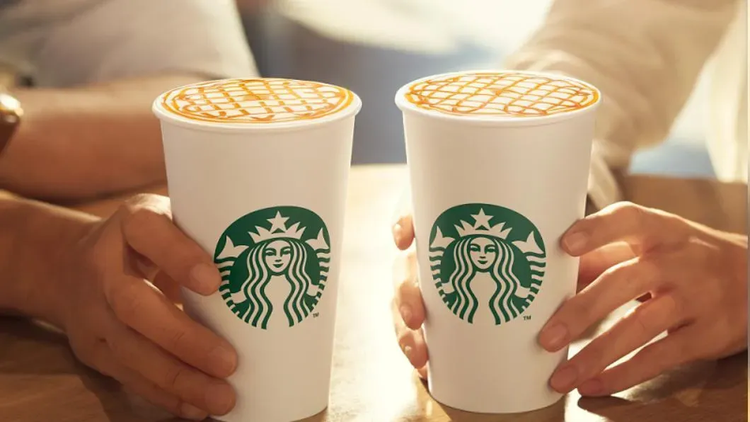 星巴克祭飲料續杯5折優惠。(圖/星巴克咖啡同好會(Starbucks Coffee) 臉書)