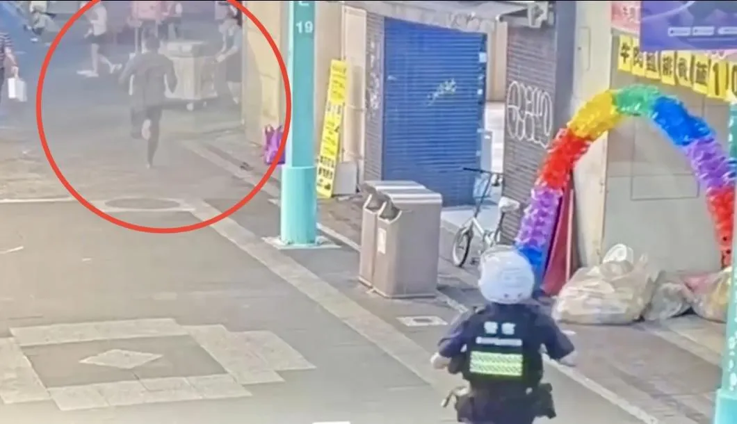甘比亞籍男子拒檢逃逸。（圖／翻攝畫面）