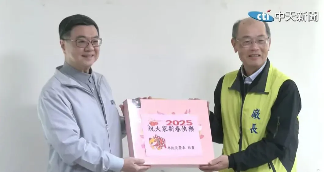 行政院長卓榮泰視察高雄興達電廠。(圖／中天新聞)