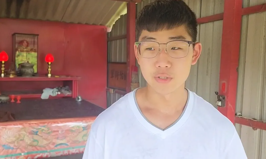 第一個發現神像失竊的游姓居民。（圖／中天新聞）