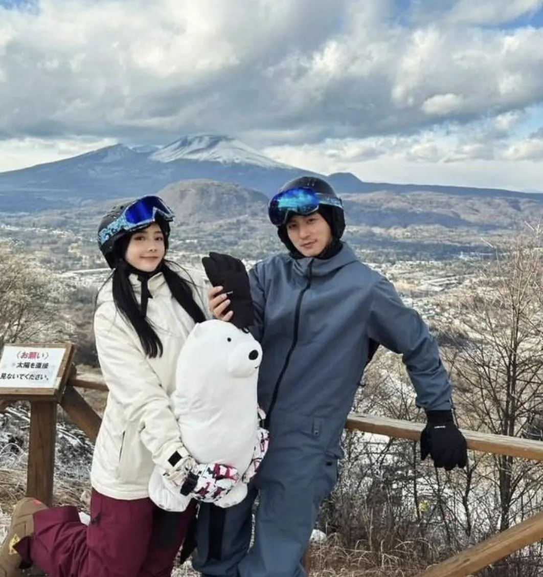 男星小煜8日無預警宣布，和妻子言言（李顏言）結束5年的婚姻。（圖／翻攝自楊奇煜IG）