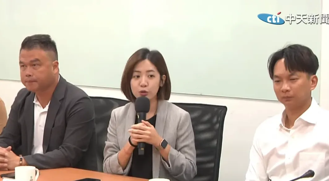 民眾黨議員透露黨主席下令全體黨公職7、8月禁止出國。（圖／中天新聞）
