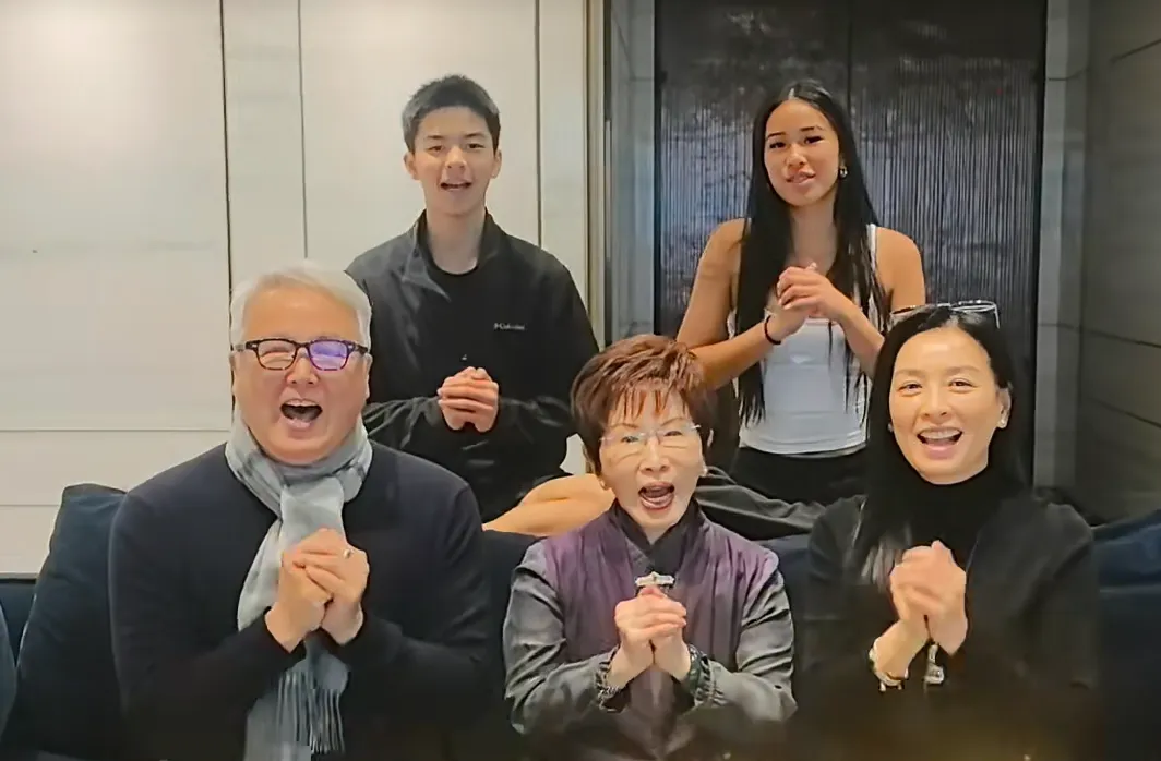 林瑞陽、張庭一家人在2月18日大年初二秀出與國民黨前主席洪秀柱的拜年影片。（圖／翻攝自小紅書@張庭）