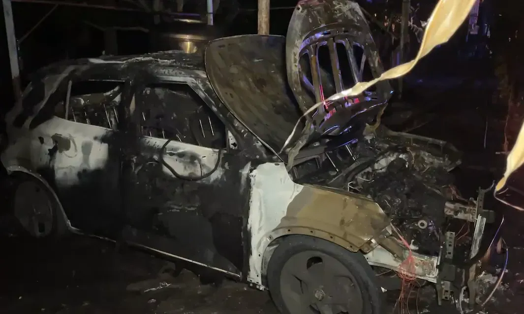 車子被燒成廢鐵。（圖／翻攝畫面，下同）