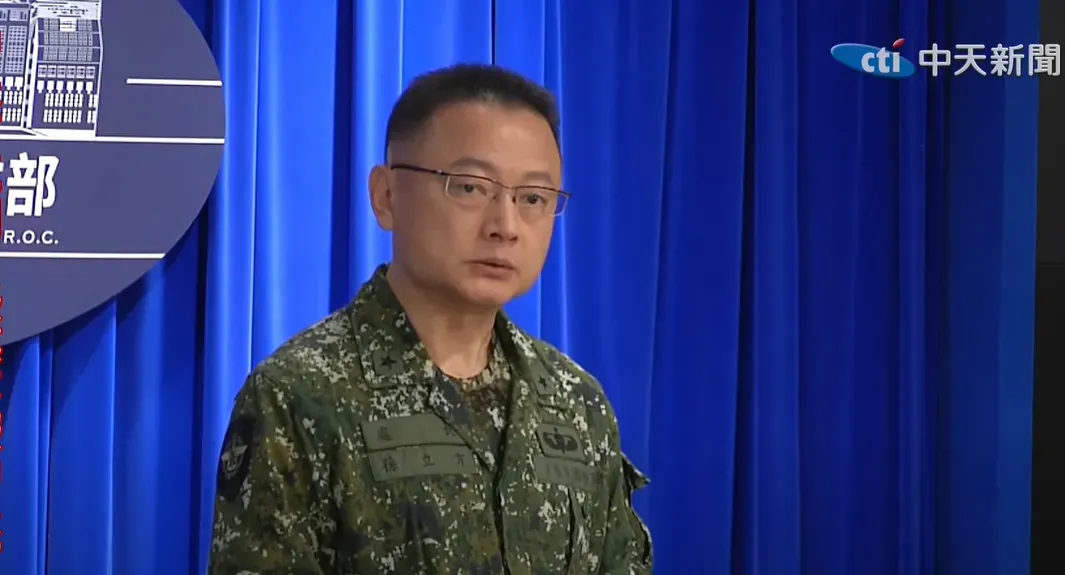 孫立方2日主持記者會。（圖／中天新聞）