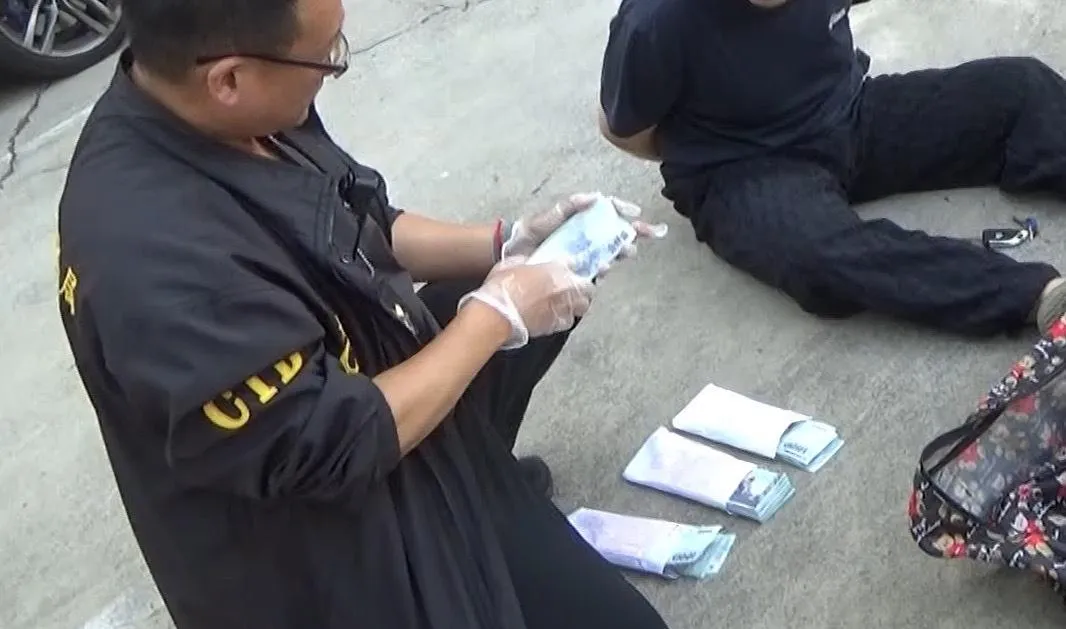 刑事局中部打擊犯罪中心破獲一假冒檢警的詐騙集團與貸款仲介勾結，騙取民眾抵押33筆房產，詐騙金額超過2億元。（圖／警方提供）