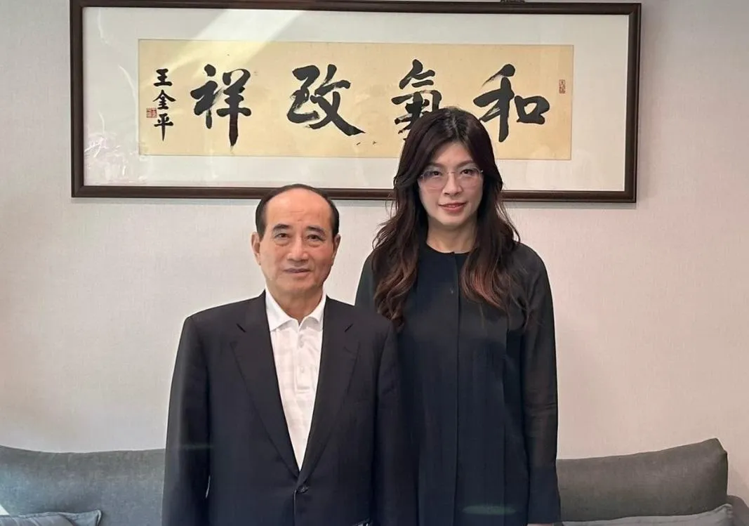 鄭麗文昨日拜訪王金平。（圖取自鄭麗文臉書）