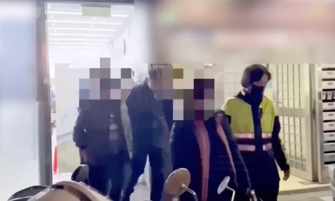 警方查獲賭場工作人員及賭客送辦。（圖／翻攝畫面）