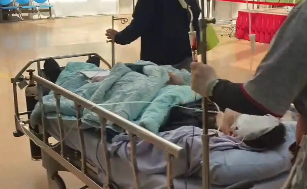 朱姓員警遭嫌犯砍傷。（圖／翻攝畫面）