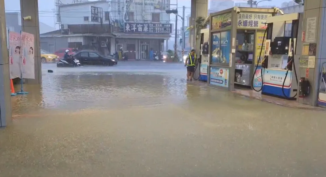 受西南氣流影響，中南部地區出現強降雨。（資料圖／中天新聞）