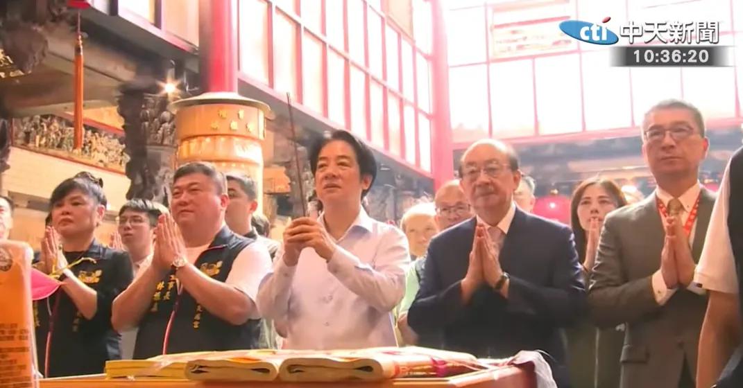 賴清德7日前往新竹天市內后宮參拜,並與黨公職座談。(圖/中天新聞)
