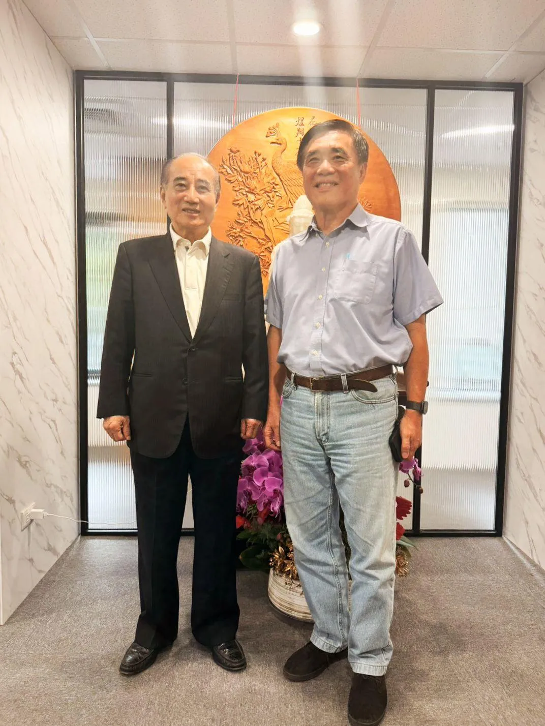 郝龍斌今天發出與王金平合照。(圖/郝龍斌臉書)