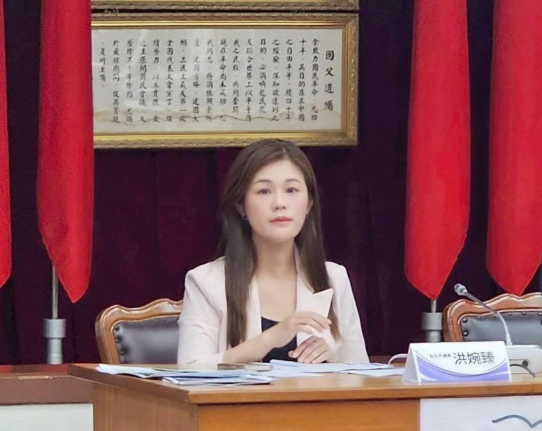 洪婉臻今再揭露，同廠商供餐的大理高中國中部（北市大附中），本周一至周四也陸續有九年級學生反映腸胃不適，至少十人身體不舒服，最嚴重者甚至緊急就醫。（圖取自洪婉臻臉書）
