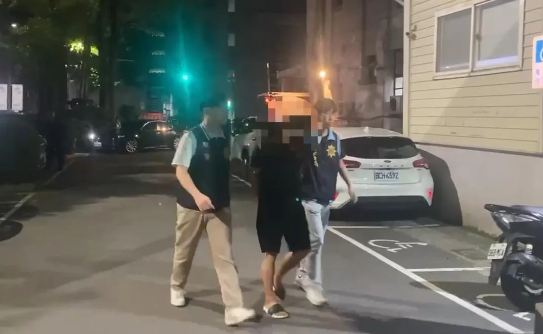 嫌犯犯案後隔天即遭警方逮捕。（圖／翻攝畫面）