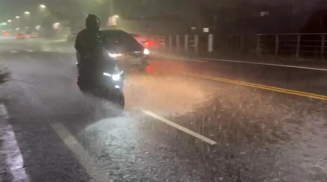宜蘭地區有局部大雨或豪雨發生的機率。(圖/翻攝畫面)
