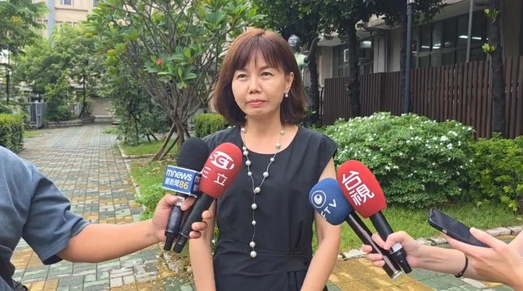 校長洪幼齡則表示，以跑步代替考試，每天校長會陪大家操場跑10圈，跑步不只健身，還能刺激大腦，讓學業更有突破。（圖／翻攝畫面）