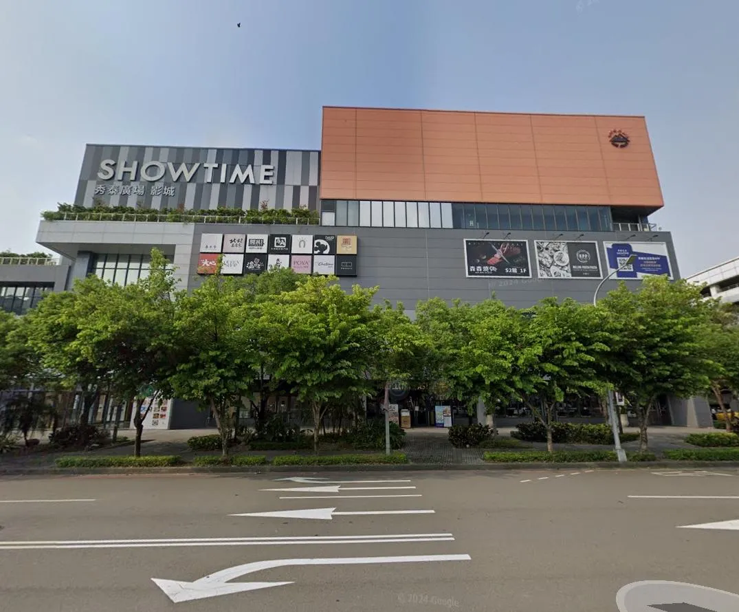 台中站前秀泰影城2025年9月8日晚間發生嚴重肢體衝突。（圖／Googlemap）